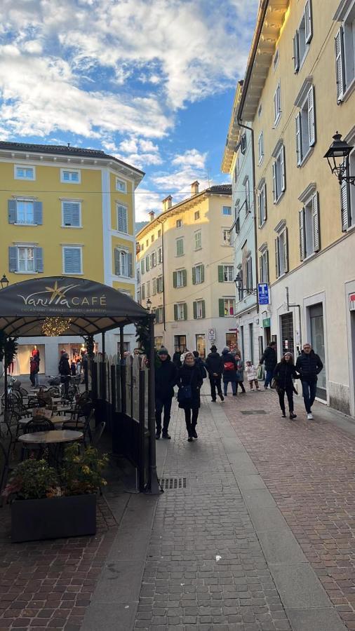 Smart Apartments Palazzo Mazzini 罗韦雷托 外观 照片